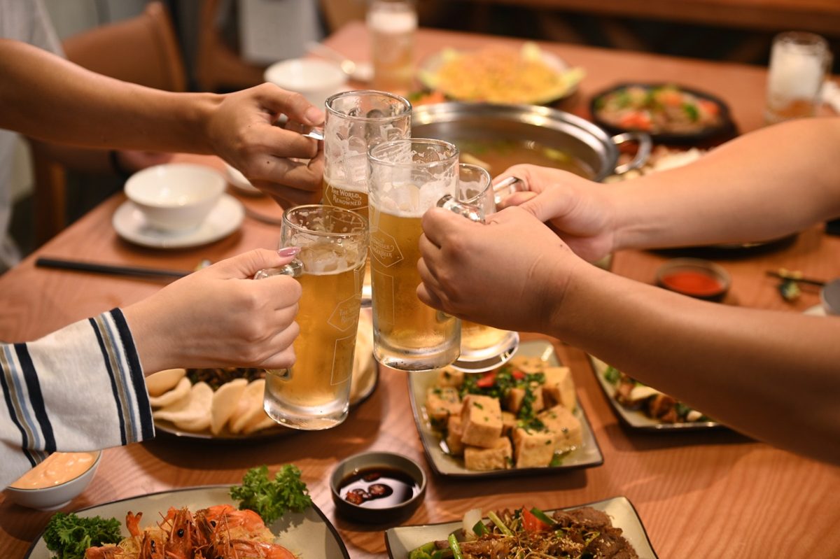 Anh em cụng ly tại Cửu Long Bia